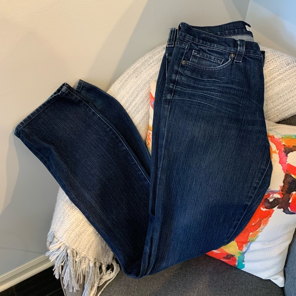 Jbrand straight leg jeans size 28. Stretchy